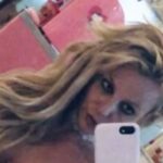 Britney Spears: Naked then in a thong on Instagram, her fans are worried