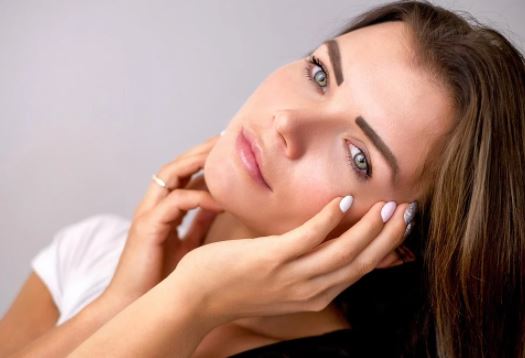 How To Properly Prevent Your Skin From Aging: 6 Daily Habits To Follow