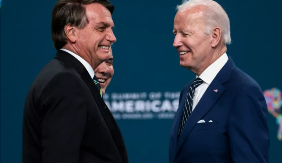 Democratic congressmen ask Biden to revoke Bolsonaro's diplomatic visa