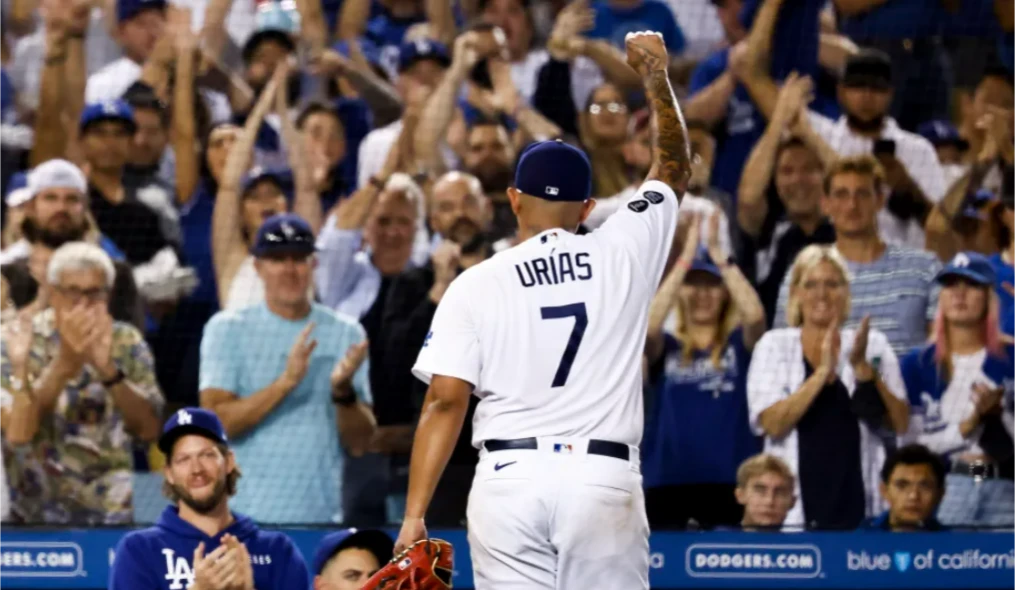 Julio Urías avoided arbitration and signed a good contract with the Los Angeles Dodgers
