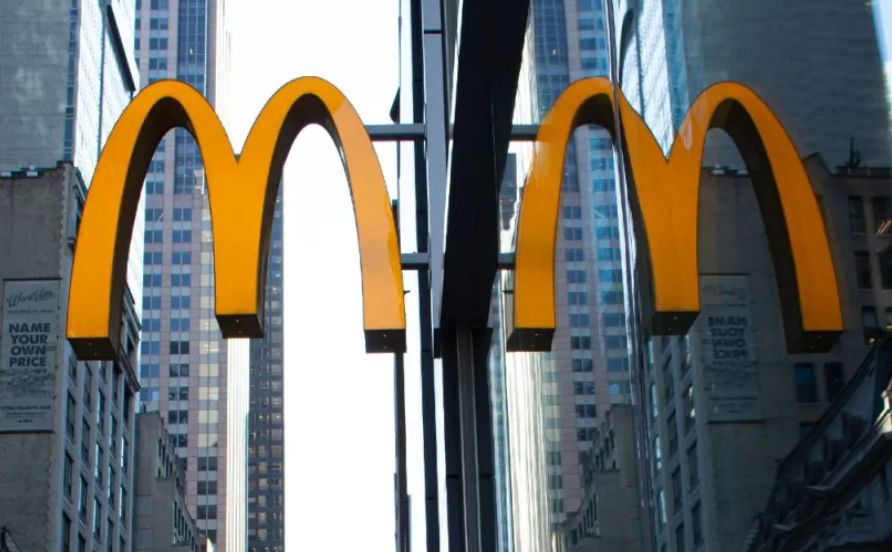 McDonald's announces layoffs for 2023 in the United States