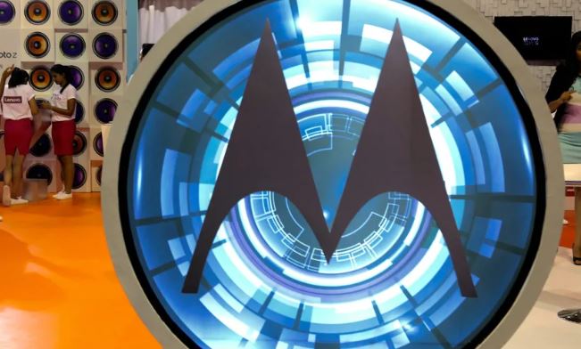 Motorola and Bullit present the first device with satellite messaging