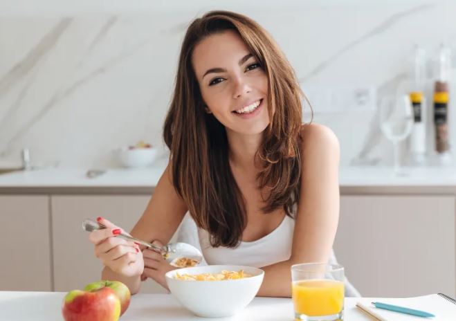 This is the time you should eat breakfast to lose weight