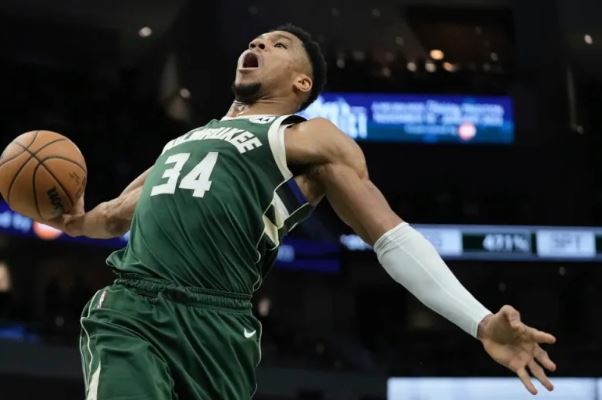 With 55 points from Antetokounmpo, Bucks beat Wizards