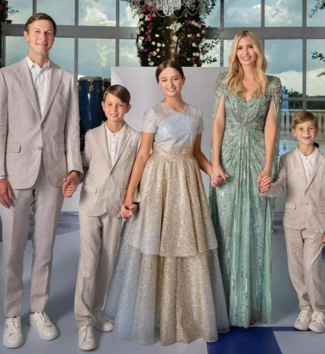 Ivanka Trump wears the same dress worn by Kate Middleton 1 Ivanka Trump poses for a family portrait with her husband, Jared Kushner, and their three children