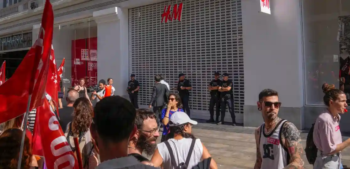 H&M Workers in Spain Call off Strikes