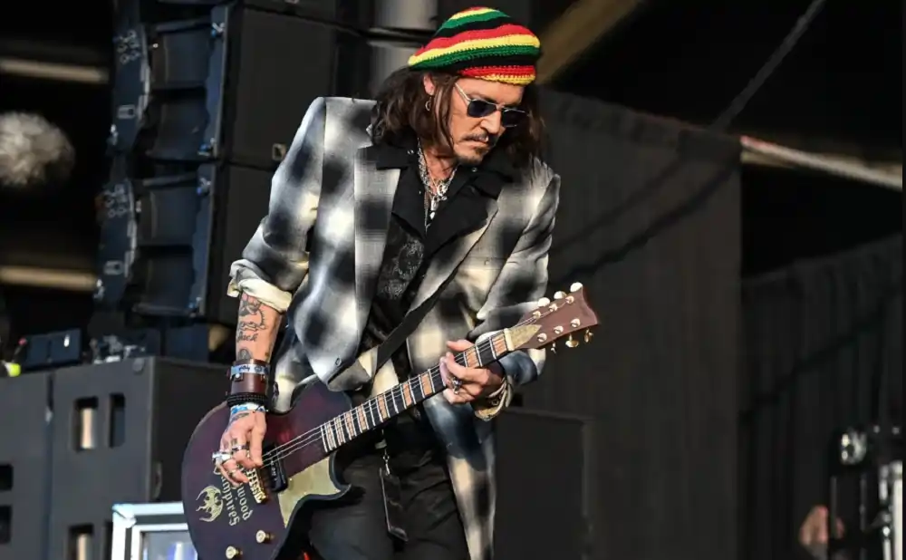 Johnny Depp’s Health Scare: Hollywood Vampires Concert Canceled in Budapest!