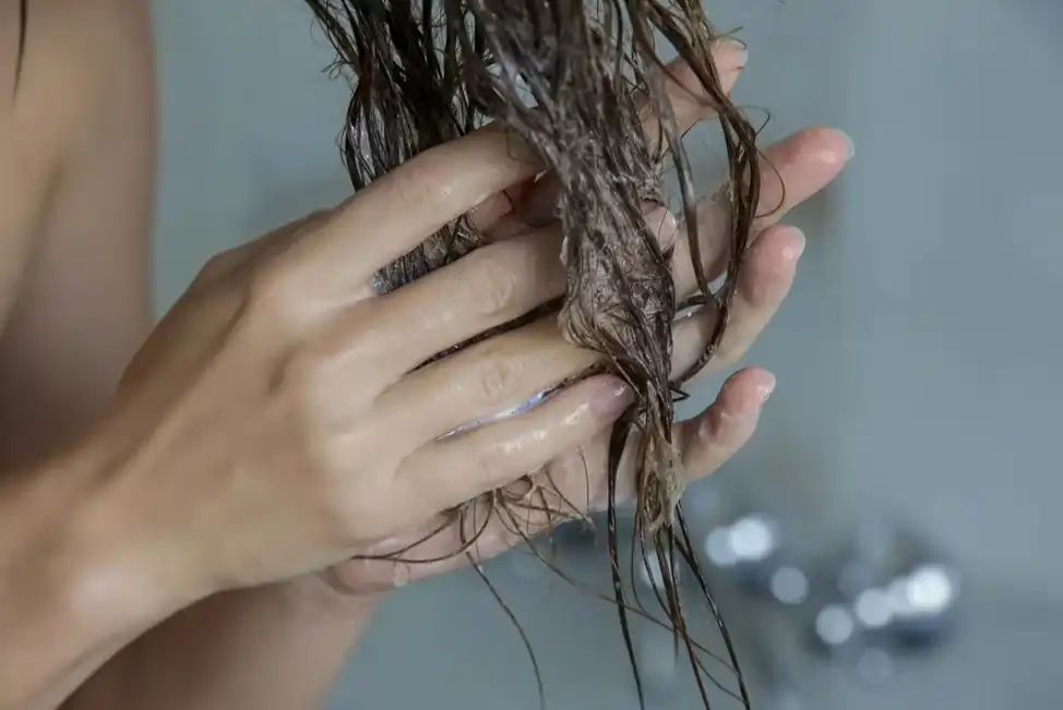 10 Steps for Healthy, Shiny, and Beautiful Hair: A Complete Guide 4 Masks protect hair and prevent damage