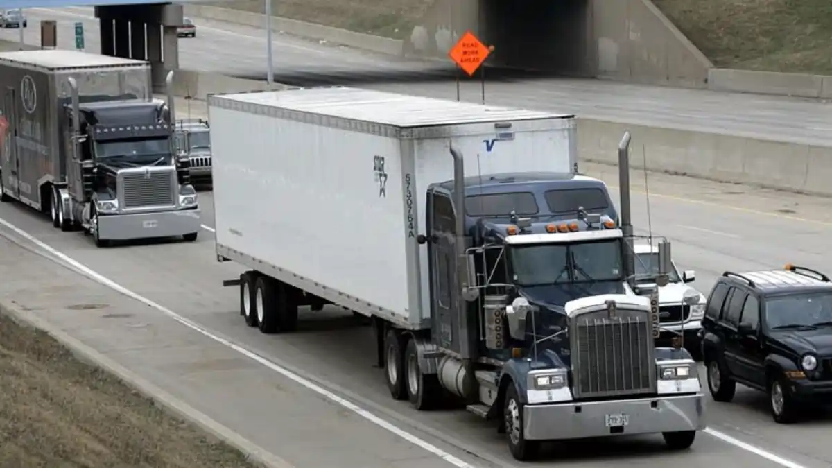 How much money does a truck driver make in Texas? Here's what the hourly wage is