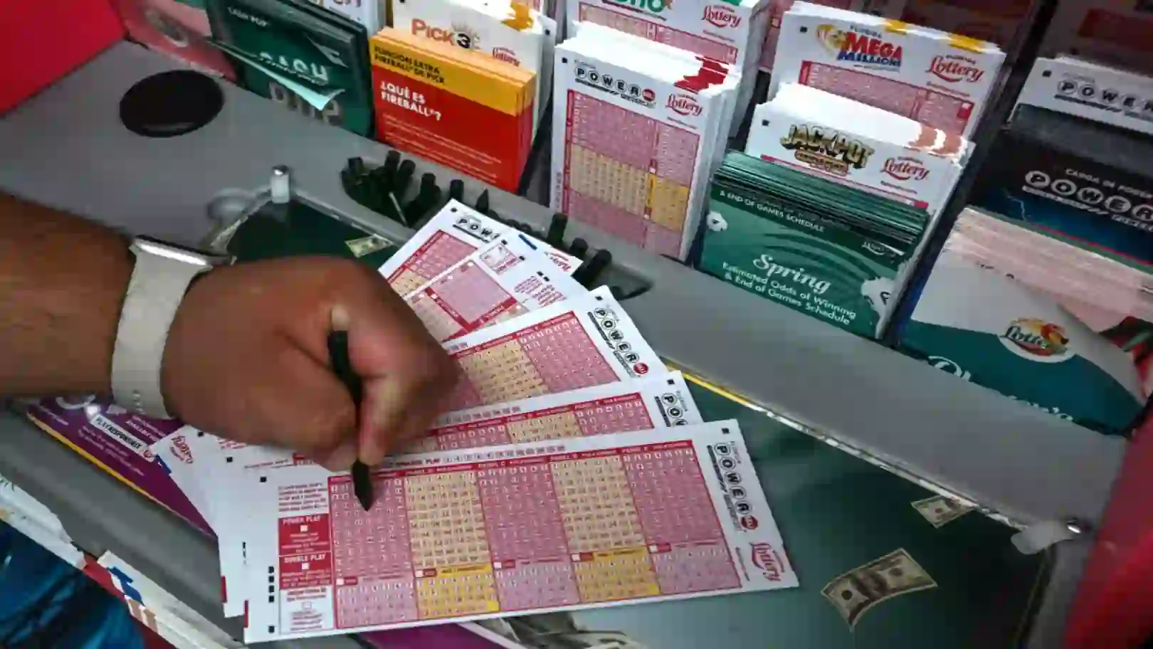 Edwin Castro's Signature Could Save $2B Powerball Jackpot
