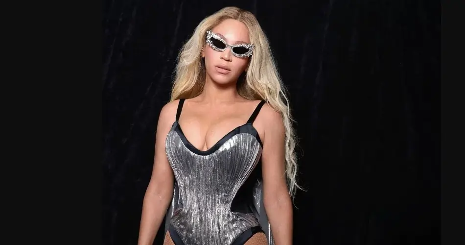 Beyoncé's Silver Dress Code