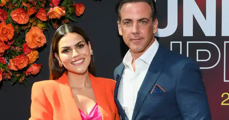 Carlos Ponce and Karina Banda joined an emotional cause and visited children at the Texas hospital