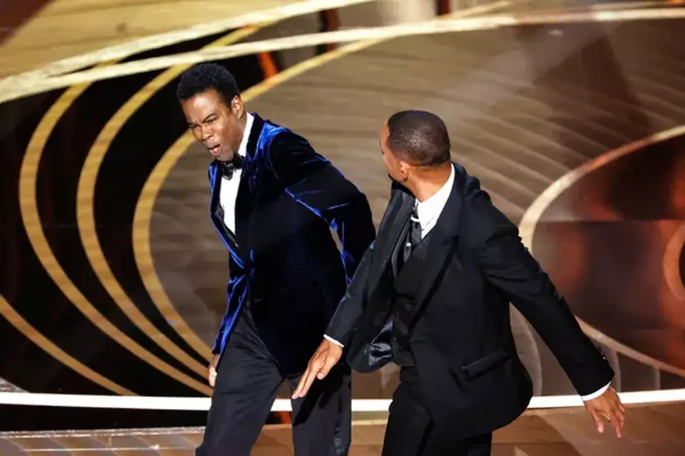 Tommy Davidson reveals Will Smith attacked him for kissing Jada in movie 1 Will Smith slapped Chris Rock at the 2022 Oscars