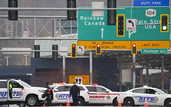 U.s. Closes Border Crossing With Canada After Vehicle Explosion