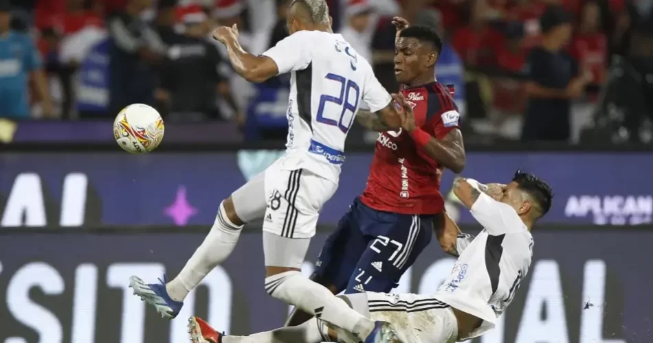 Junior won its tenth Colombian league title on Wednesday with a 3-5 penalty shootout victory over Deportivo Independiente Medellín