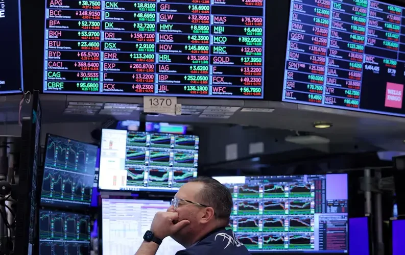 Wall Street Ends Winning Week with More Records Hit